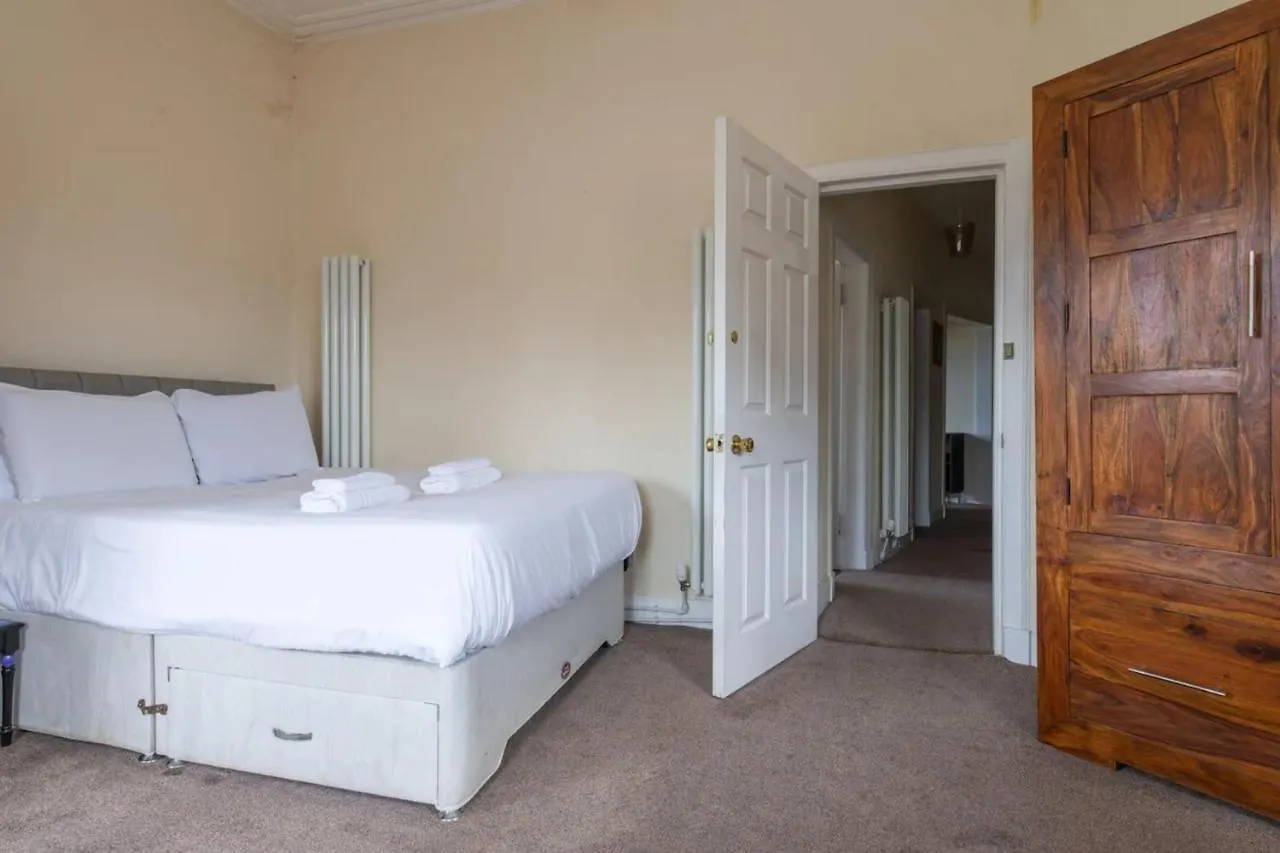 Cosy 2 Bedroom In Edinburgh Old Town 0*,  United Kingdom